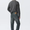 Space Mid Rise Relaxed Straight Jeans – Kourtney Blue – Dark Blue