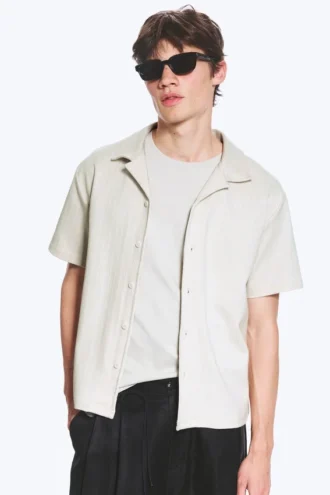 Textured Short-Sleeved Resort Shirt – Light Dusty Mole