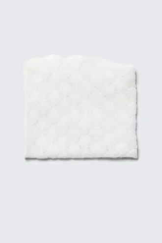 Textured Triangle Knit Scarf – Light White