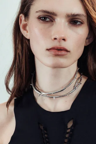 Thorn Choker Necklace – Dusty Light/Grey