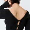 Tight Knitted V-Neck Cardigan – Black