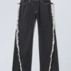 Twist Relaxed Frayed Jeans – Black Rinse