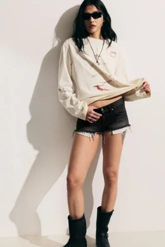 Venus Frayed Low Rise Denim Hotpants – Chelsea Black – Black