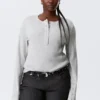 Waffled Long-Sleeved Henley Top – Grey Melange