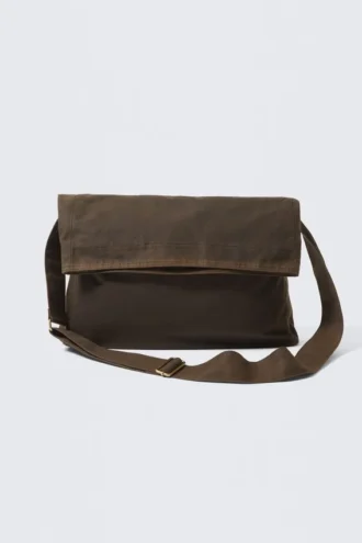 Waxed Cotton Canvas Messenger Bag – Dark Brown